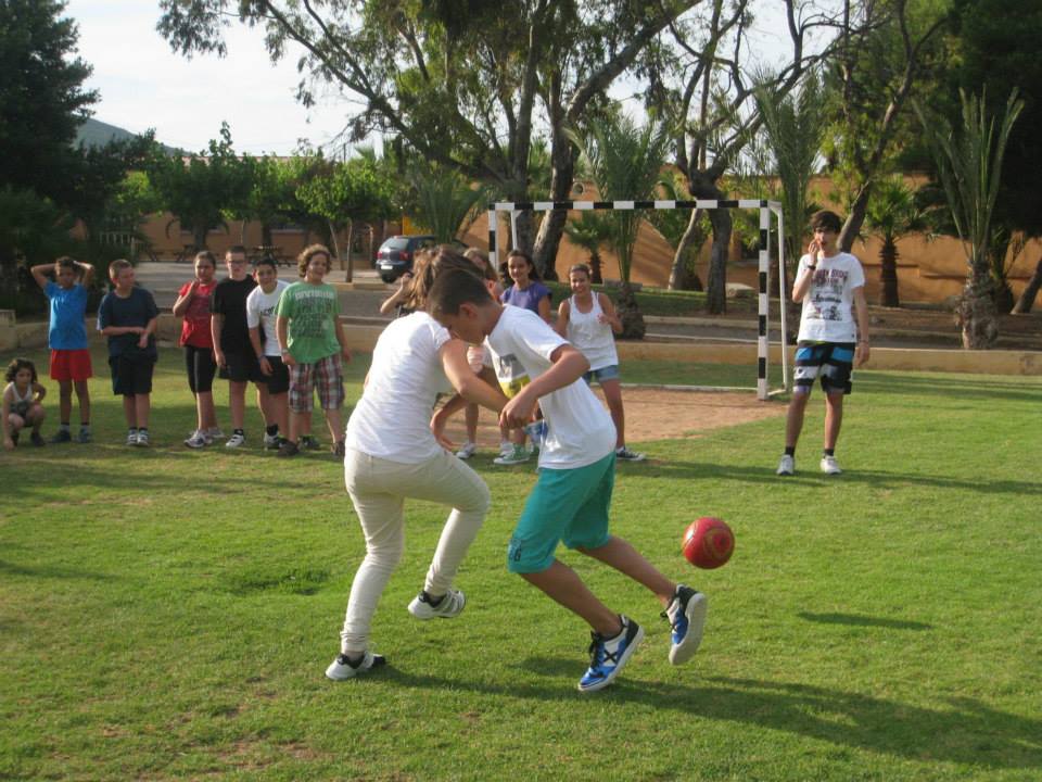 Partit al camp de gespa de la casa de colònies